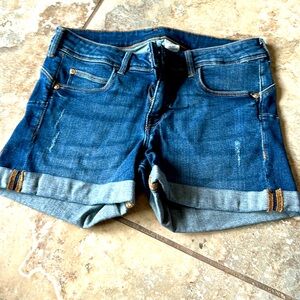 H & M size 6 shorts